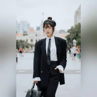 袁梅英